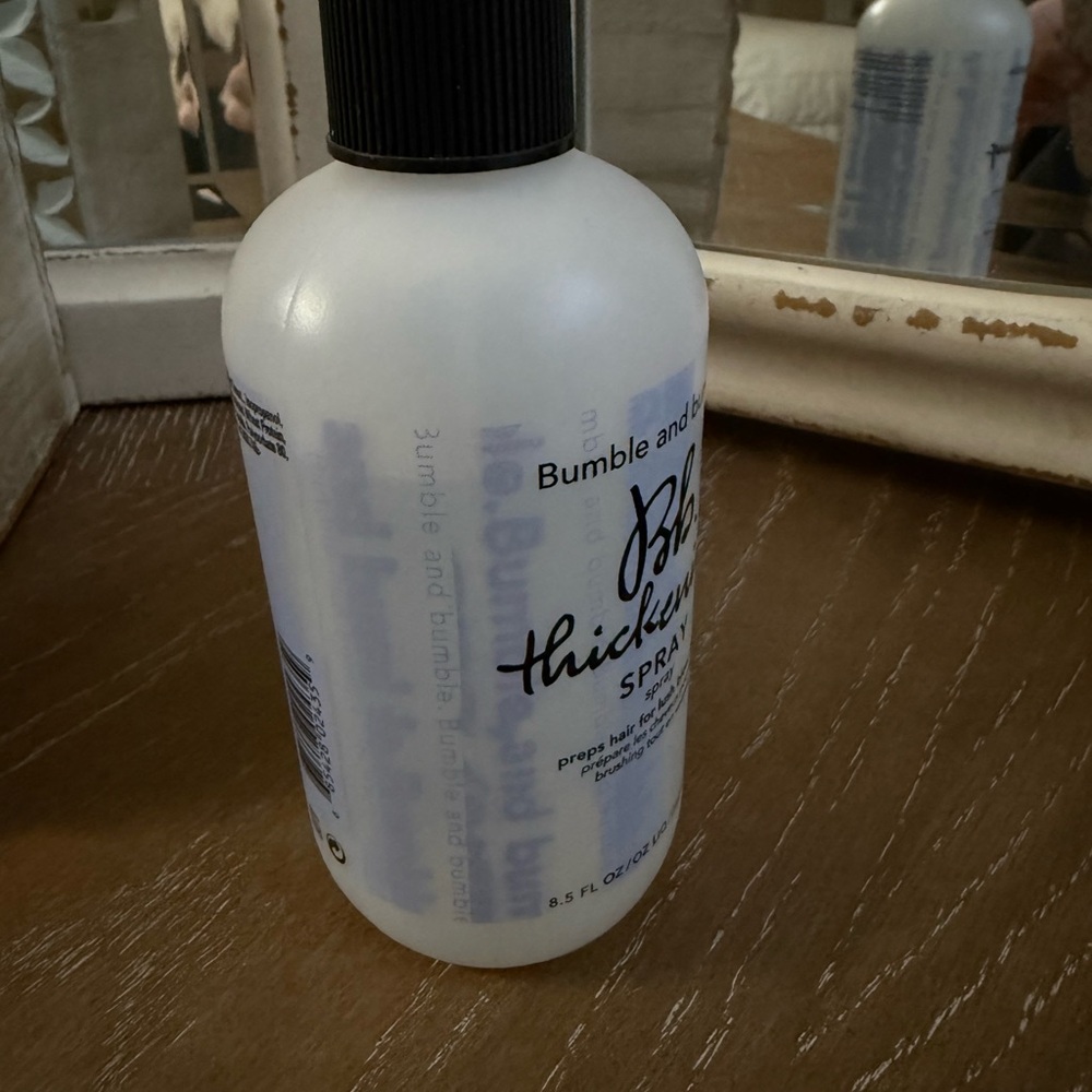 Bumble and Bumble Thickening Spray - Picture 2 of 3